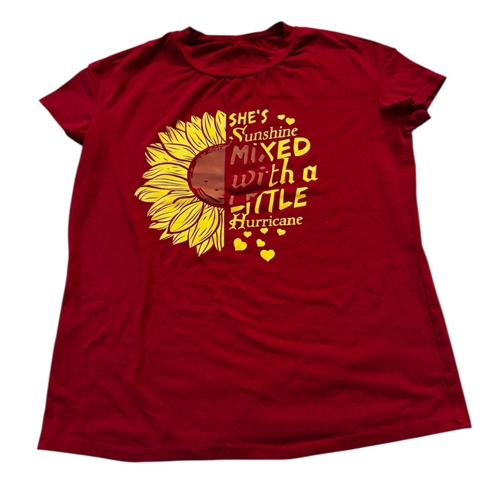 Red graphic T-Shirt "She's Sunshine Mixed with a Little Hurricane" spellout, S.